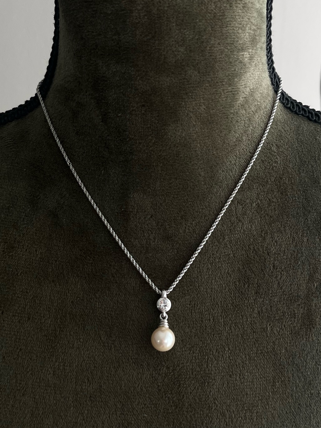 Authentic Vintage Dior Round Pearl Droplet Rhinestone Silver Chain Necklace